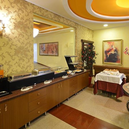 Hotel Austria Тирана Екстер'єр фото