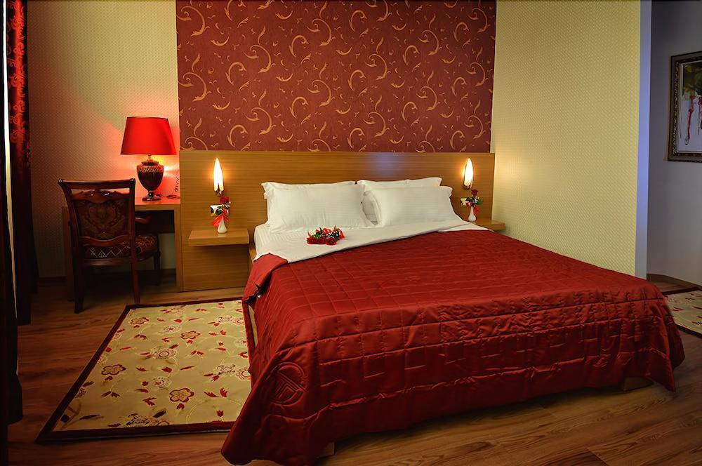 Hotel Austria Тирана Екстер'єр фото