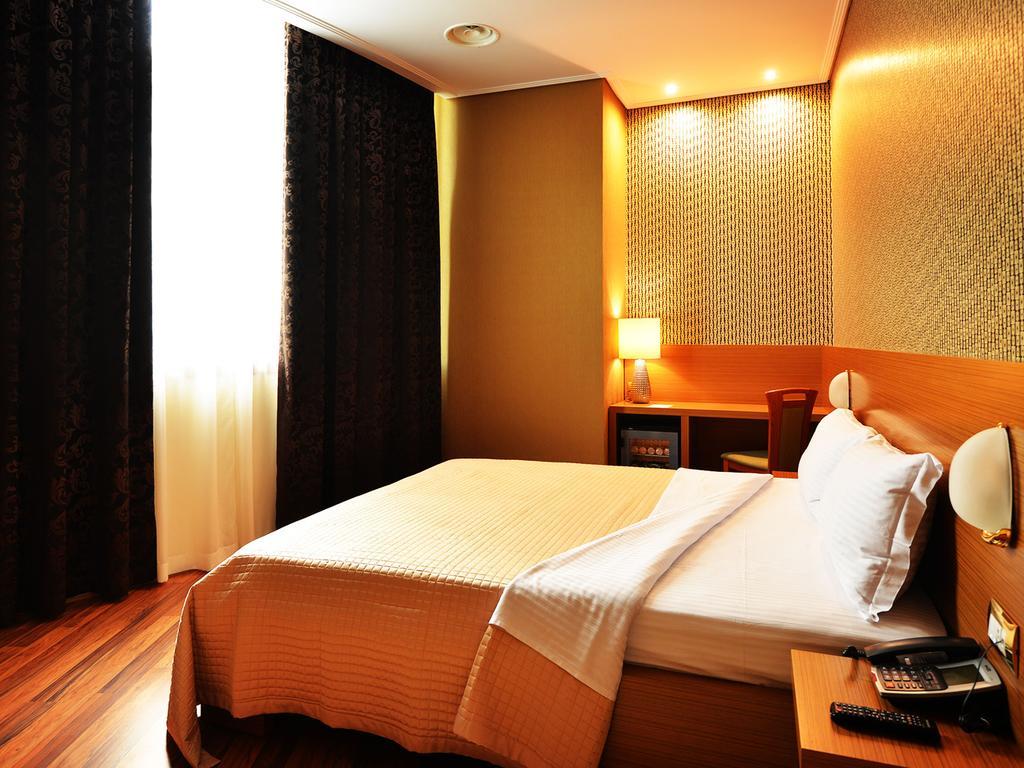 Hotel Austria Тирана Екстер'єр фото