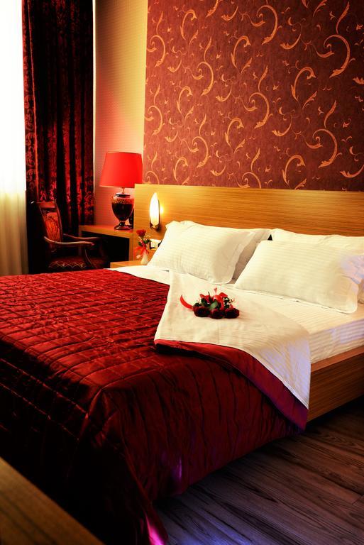 Hotel Austria Тирана Екстер'єр фото