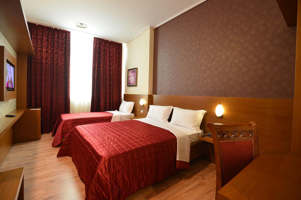Hotel Austria Тирана Екстер'єр фото