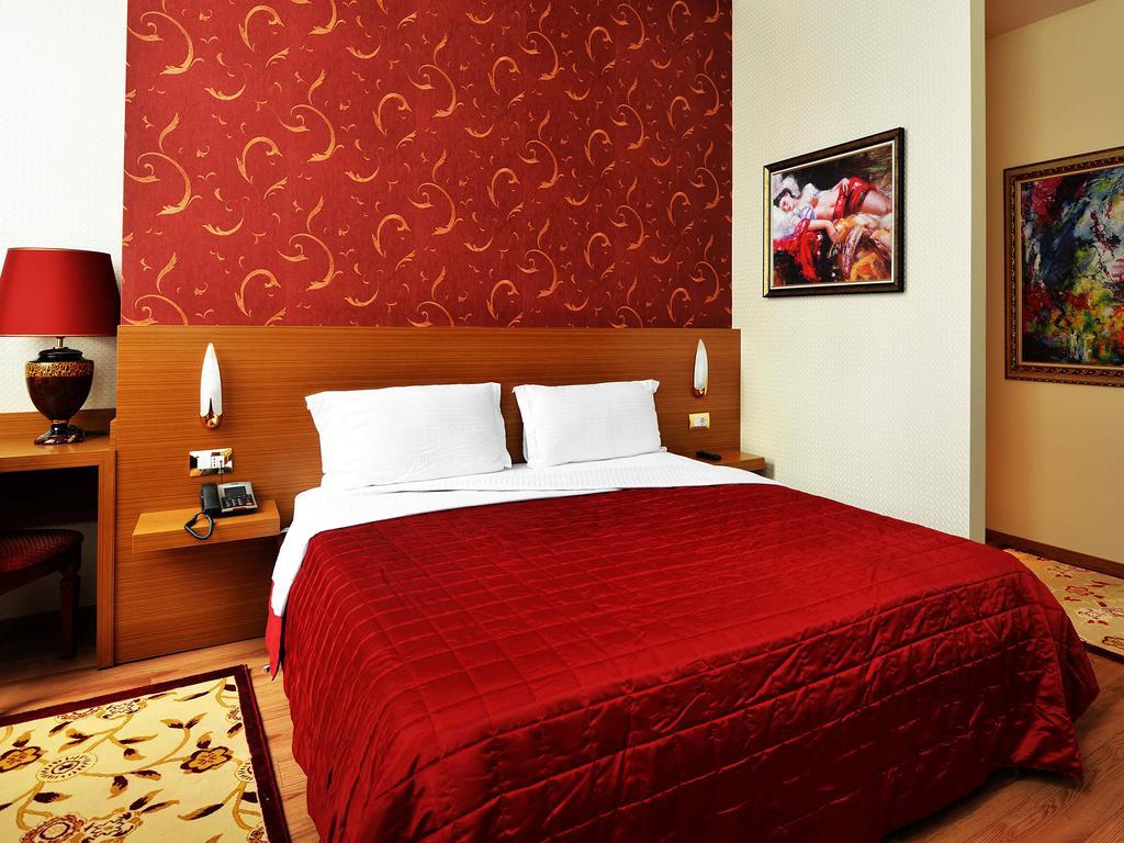 Hotel Austria Тирана Екстер'єр фото