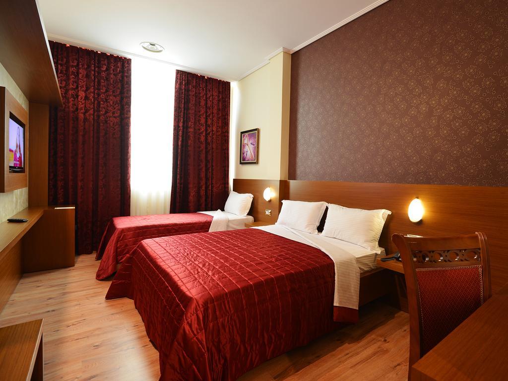 Hotel Austria Тирана Екстер'єр фото