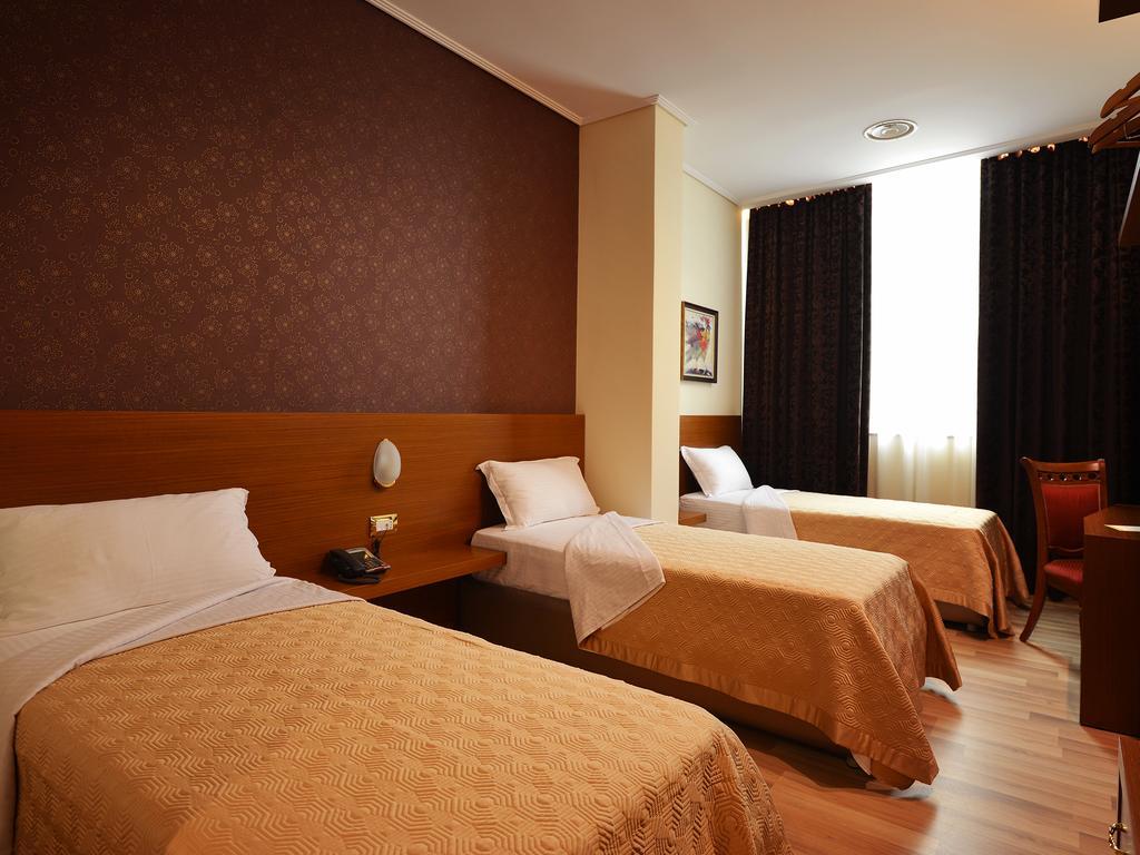 Hotel Austria Тирана Екстер'єр фото