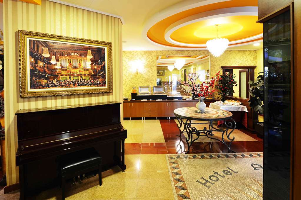 Hotel Austria Тирана Зручності фото