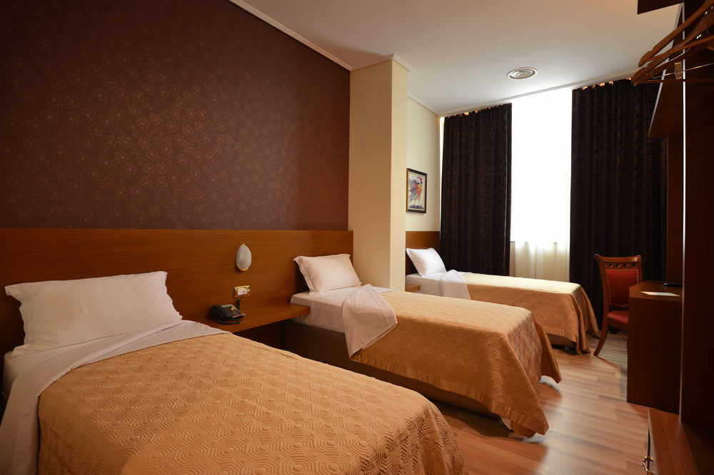 Hotel Austria Тирана Екстер'єр фото