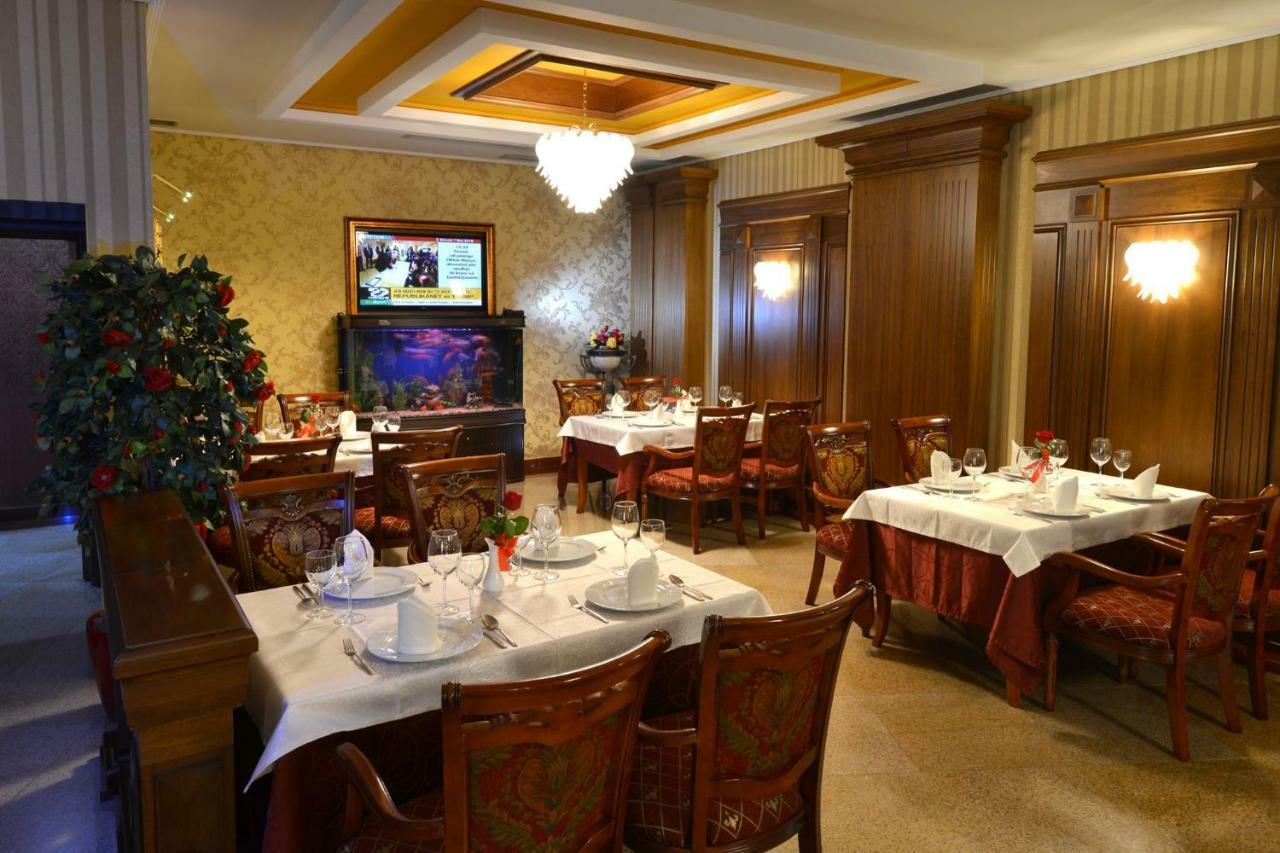 Hotel Austria Тирана Екстер'єр фото